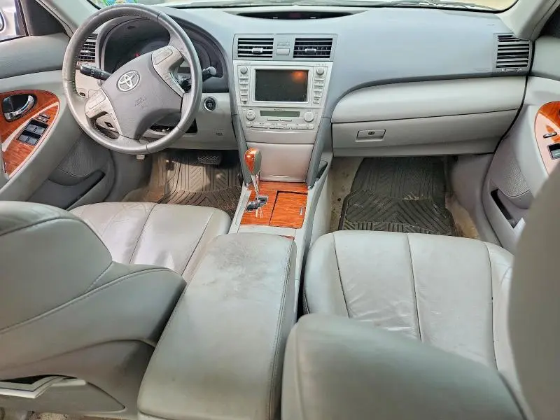 2010 TOYOTA CAMRY XLE V6  