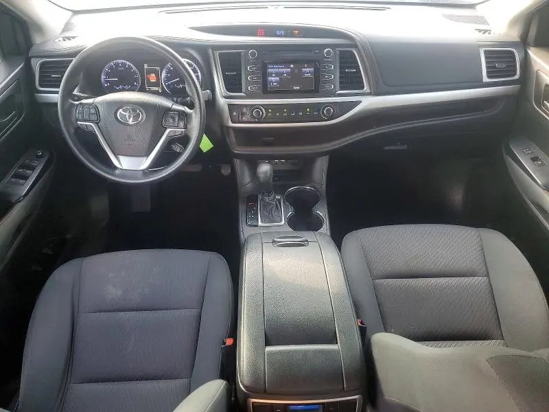 2019 TOYOTA HIGHLANDER LE  