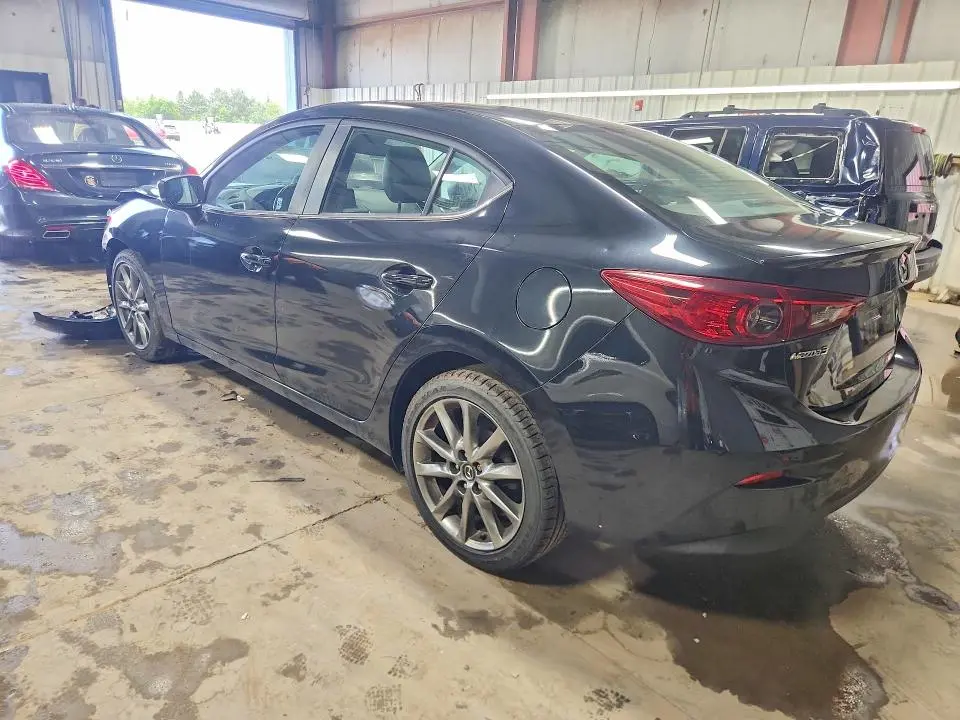 2018 MAZDA 3 TOURING  