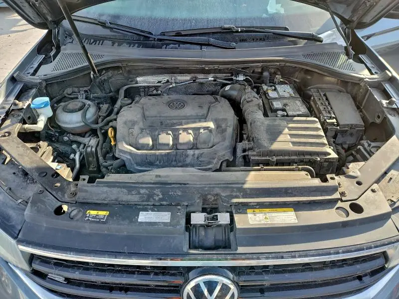 2022 VOLKSWAGEN TIGUAN SE R-LINE BLACK  