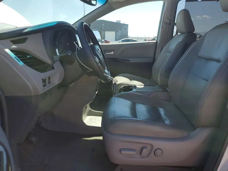 2017 TOYOTA SIENNA XLE 8-PASSENGER  