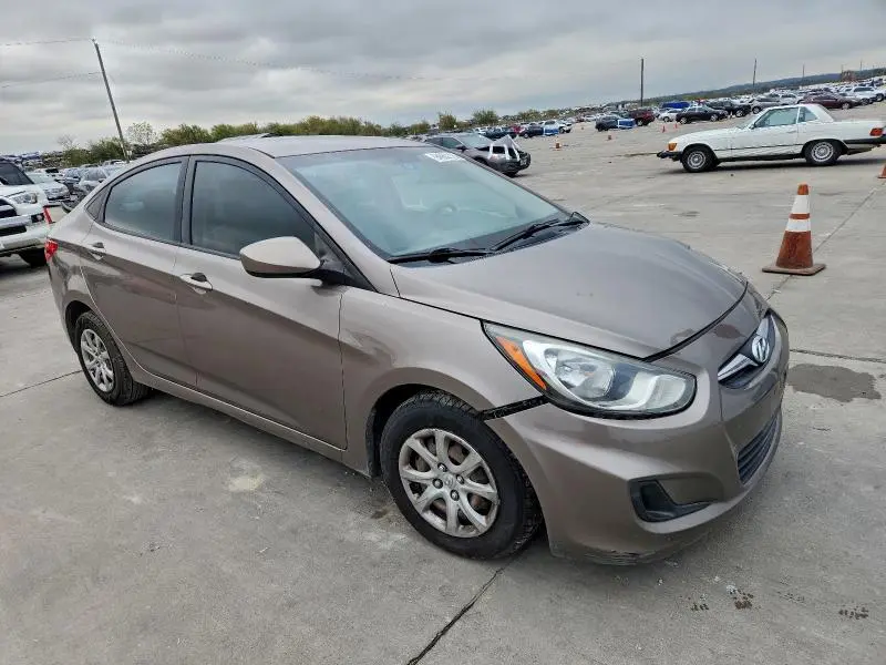 2013 HYUNDAI ACCENT GLS  