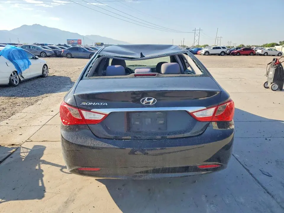 2011 HYUNDAI SONATA GLS  