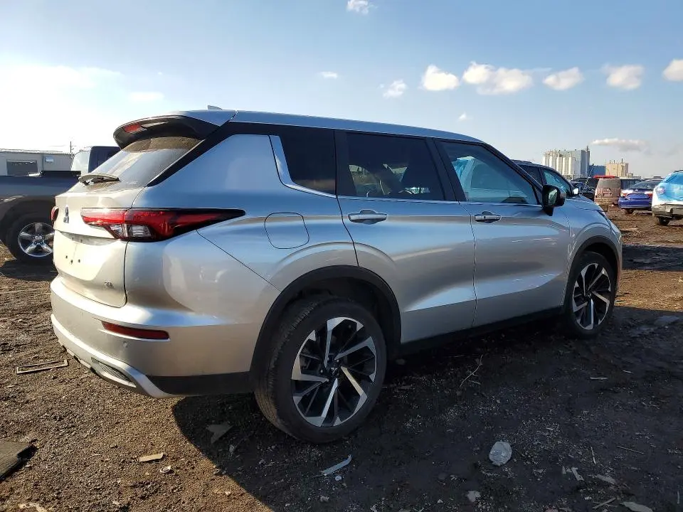 2024 MITSUBISHI OUTLANDER SE  