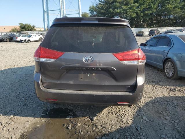 2014 TOYOTA SIENNA LE