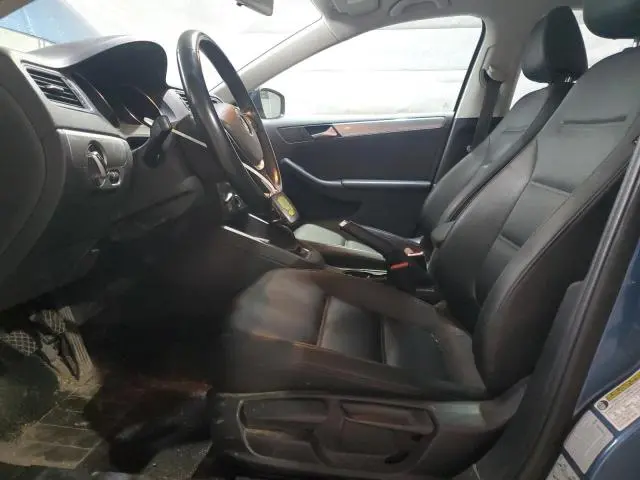 2017 VOLKSWAGEN JETTA SE  