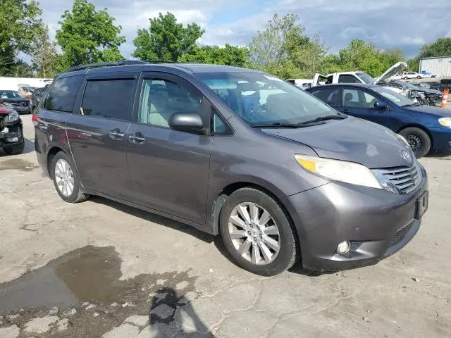 2011 TOYOTA SIENNA XLE  