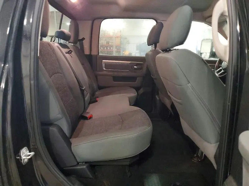 2018 RAM 1500 SLT  