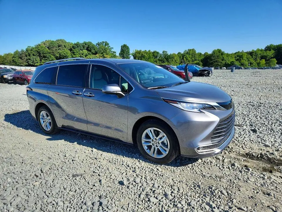 2026 TOYOTA SIENNA LIMITED 7-PASSENGER  