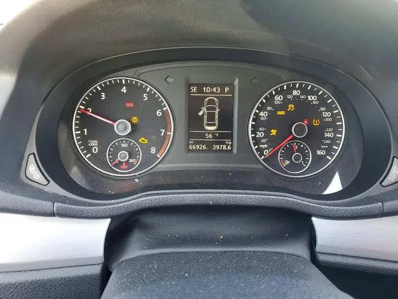 2013 VOLKSWAGEN PASSAT SE  