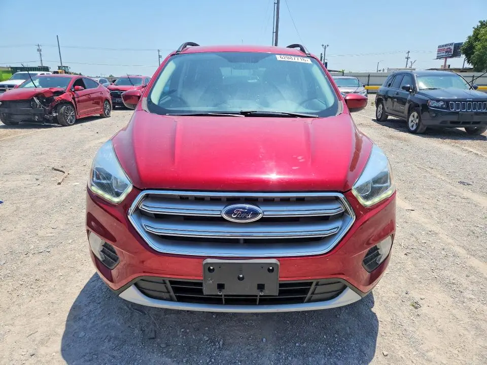 2017 FORD ESCAPE SE  