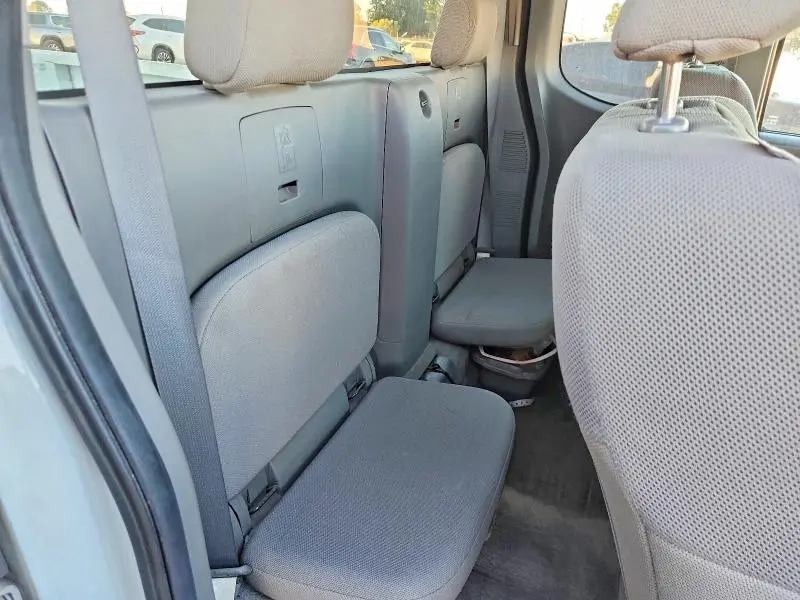 2016 NISSAN FRONTIER S  