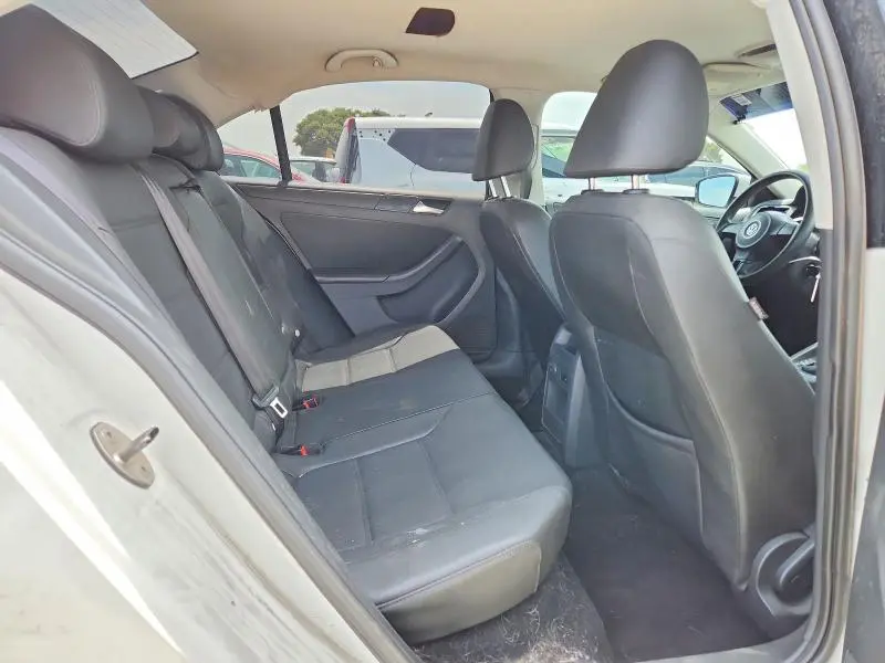 2012 VOLKSWAGEN JETTA SE  