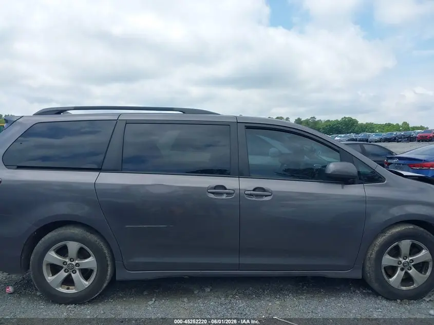 2019 TOYOTA SIENNA LE 8 PASSENGER