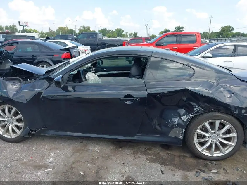 2013 INFINITI G37 JOURNEY