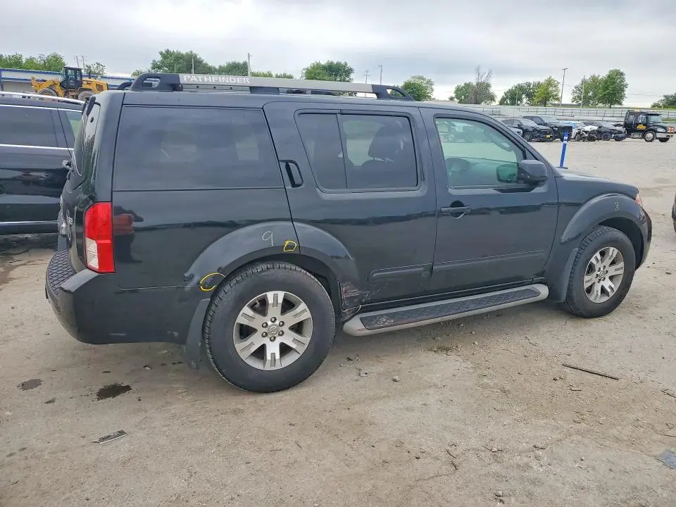 2010 NISSAN PATHFINDER S  