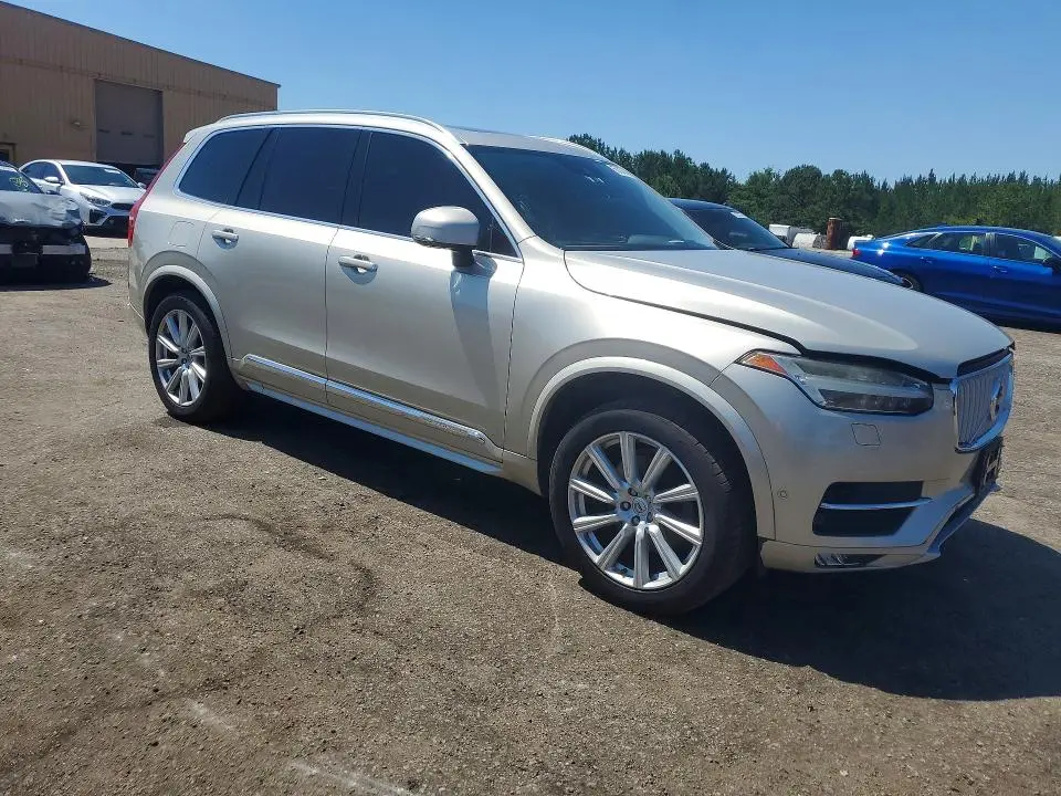 2016 VOLVO XC90 T6  