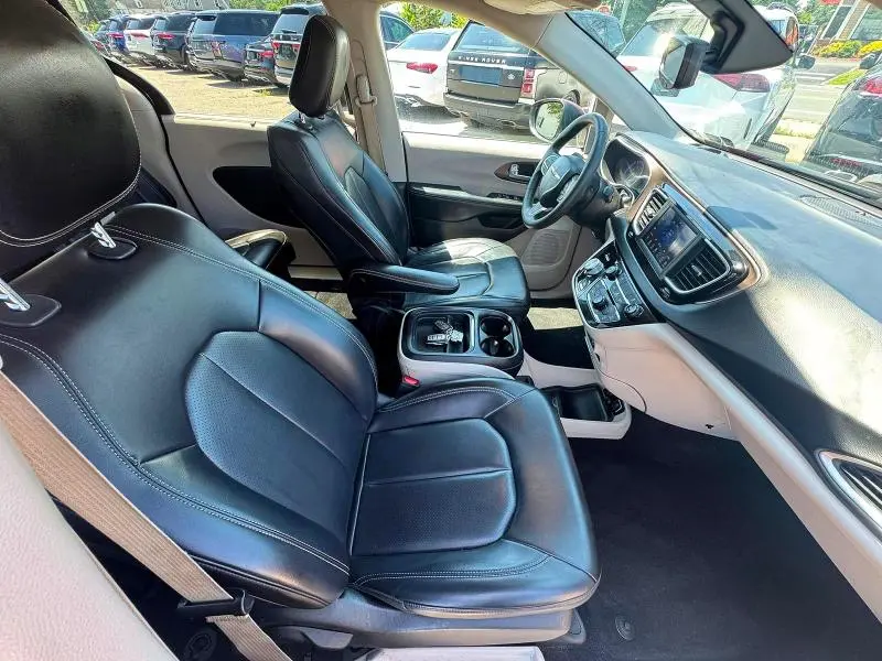 2021 CHRYSLER VOYAGER LXI  