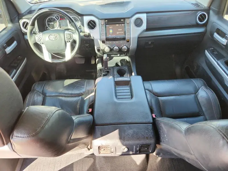 2017 TOYOTA TUNDRA CREWMAX SR5  