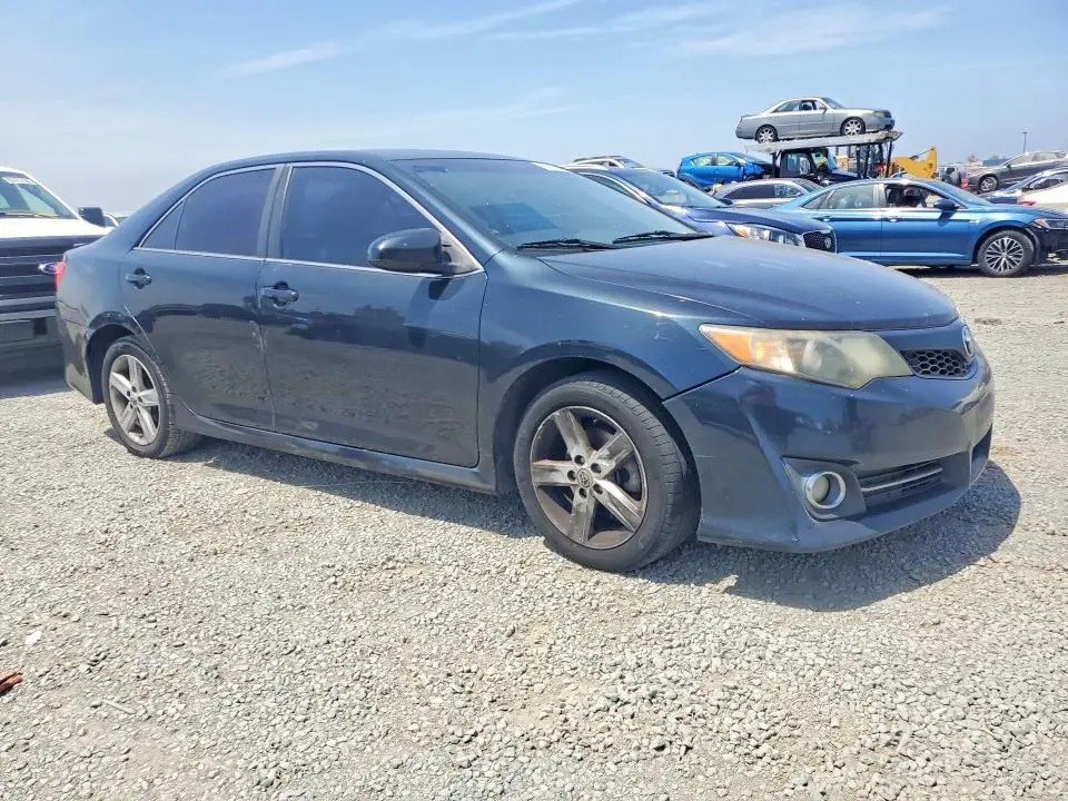 2012 TOYOTA CAMRY SE  