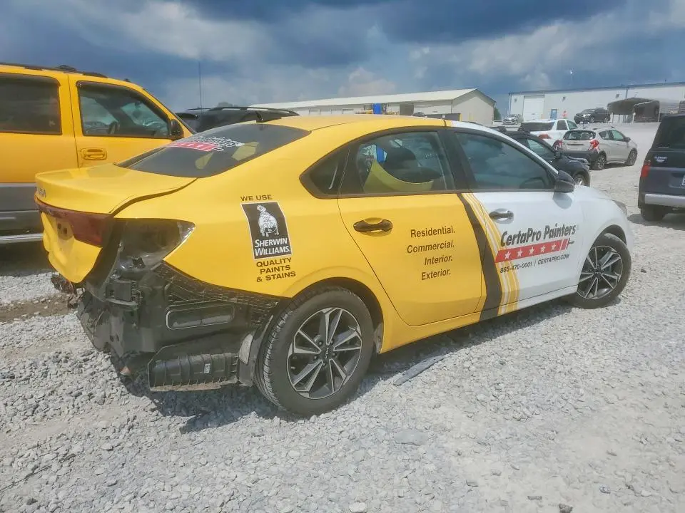 2023 KIA FORTE LX  