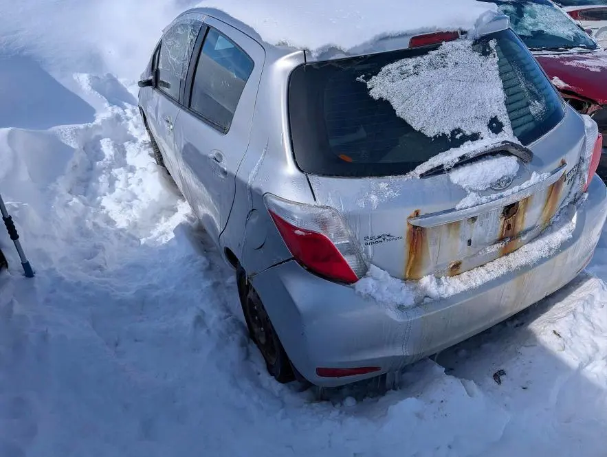 2013 TOYOTA YARIS 5-DOOR L  