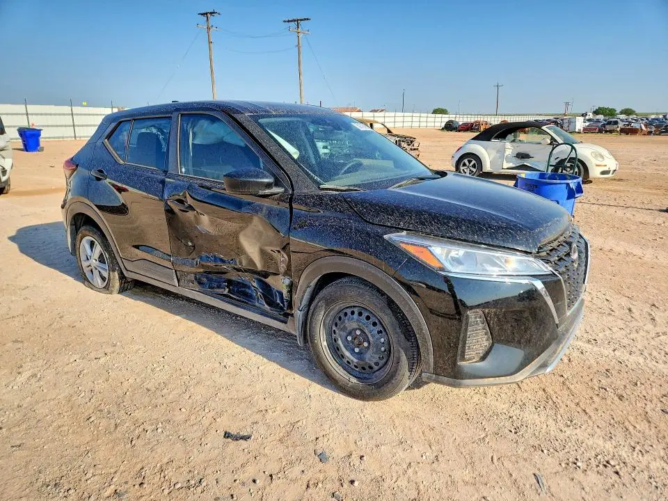 2024 NISSAN KICKS S  