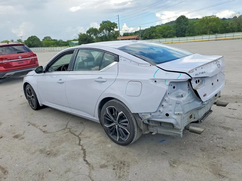 2024 NISSAN ALTIMA SR  