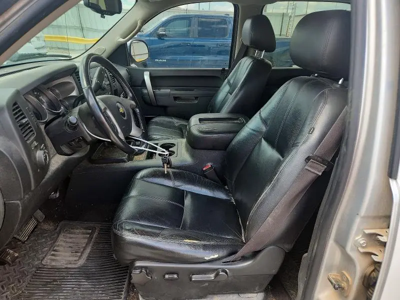 2011 CHEVROLET SILVERADO C1500 LT  