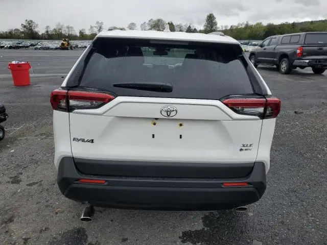 2025 TOYOTA RAV4 XLE  