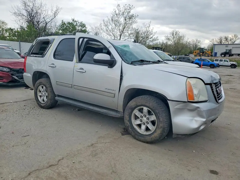 2012 GMC YUKON SLE  