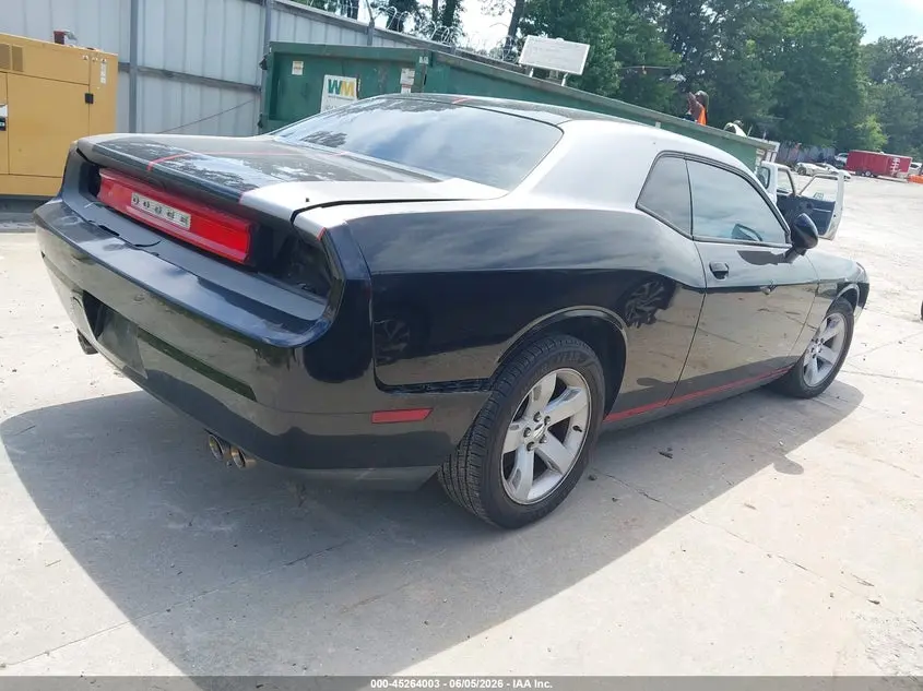 2014 DODGE CHALLENGER SXT