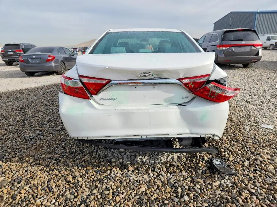 2016 TOYOTA CAMRY LE  