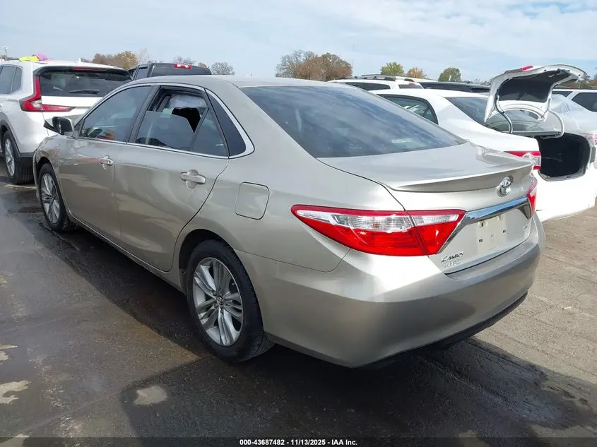 2016 TOYOTA CAMRY SE