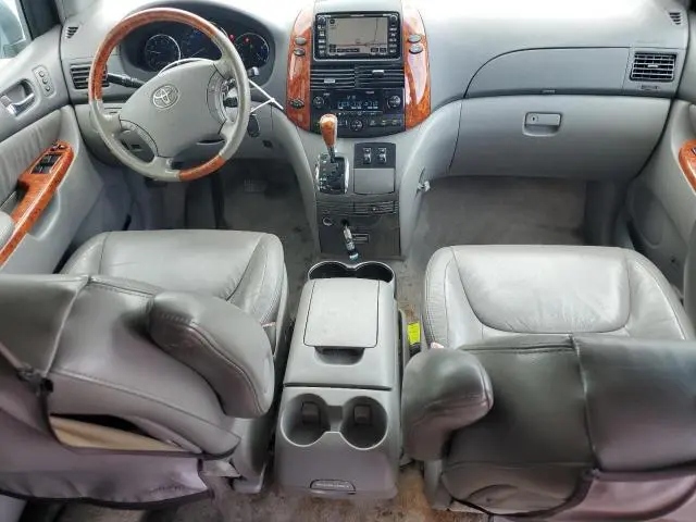2010 TOYOTA SIENNA XLE