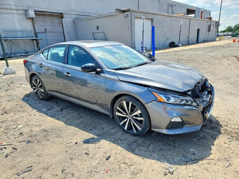 2021 NISSAN ALTIMA SR  