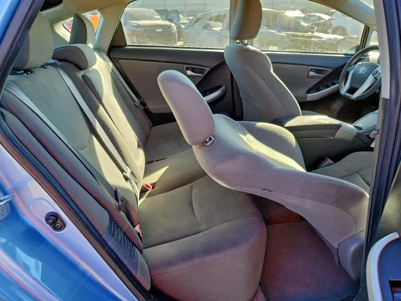 2014 TOYOTA PRIUS PLUG-IN   