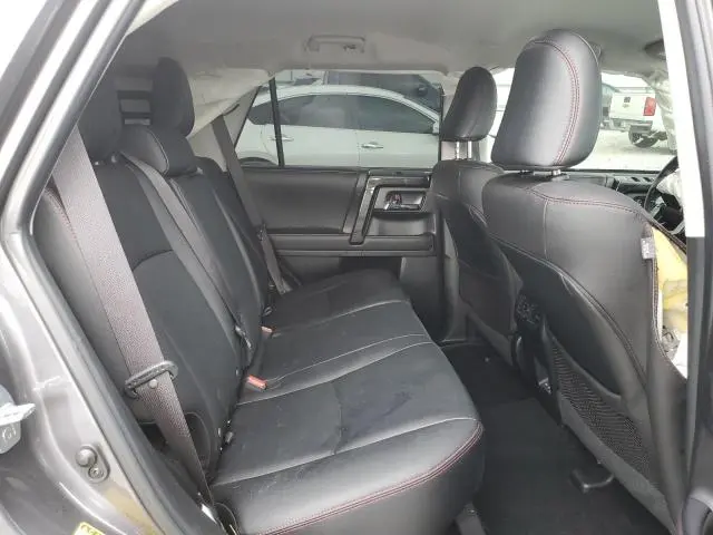 2023 TOYOTA 4RUNNER SE  