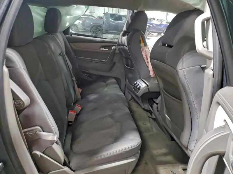 2014 CHEVROLET TRAVERSE LS  