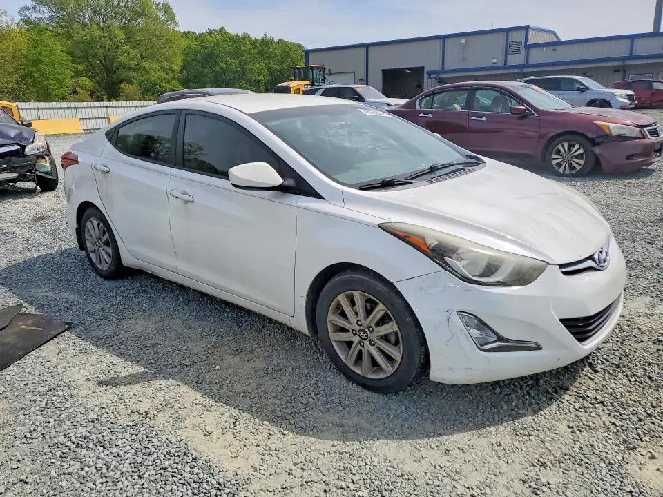 2014 HYUNDAI ELANTRA SE  