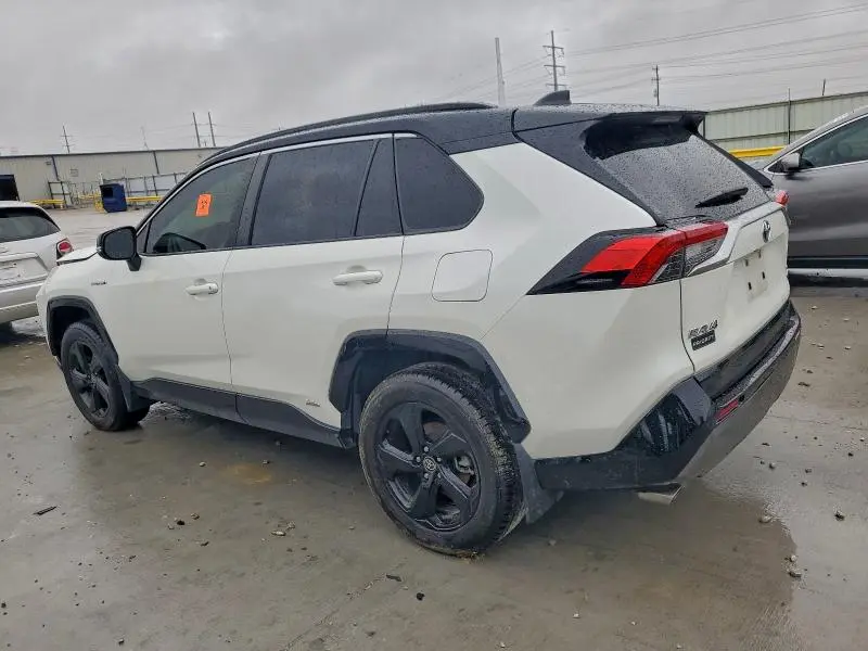 2020 TOYOTA RAV4 XSE  