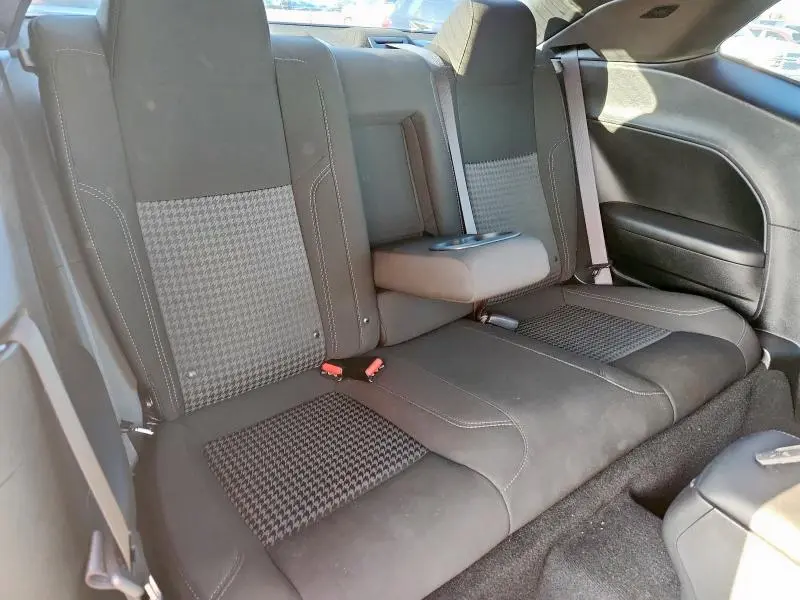 2022 DODGE CHALLENGER SXT  