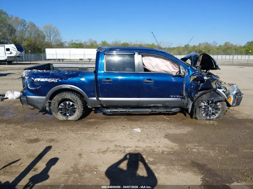 2017 NISSAN TITAN PRO-4X