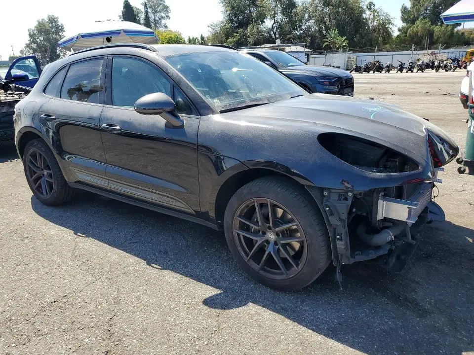 2023 PORSCHE MACAN BASE  
