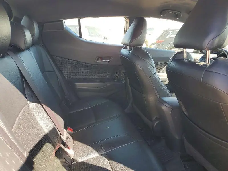 2019 TOYOTA C-HR XLE  