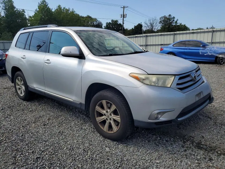2013 TOYOTA HIGHLANDER PLUS  