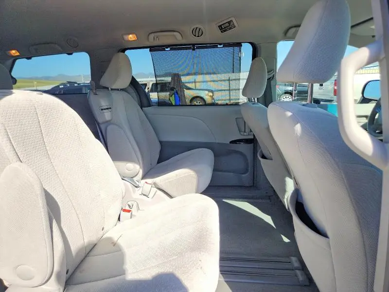 2014 TOYOTA SIENNA LE  