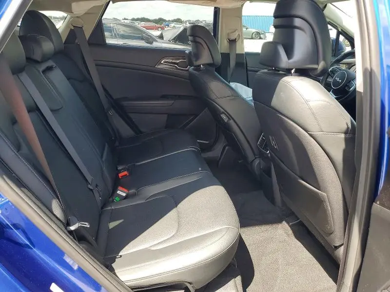 2023 KIA SPORTAGE EX  