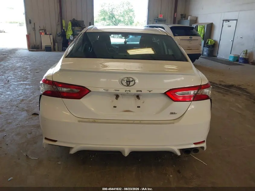 2020 TOYOTA CAMRY SE