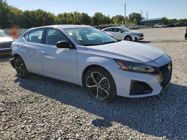 2023 NISSAN ALTIMA SR  